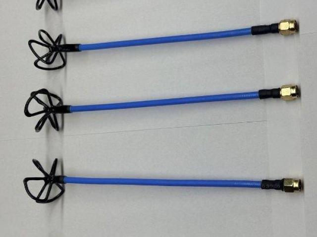 Кругова антена сімейства Clover (Mushroom)