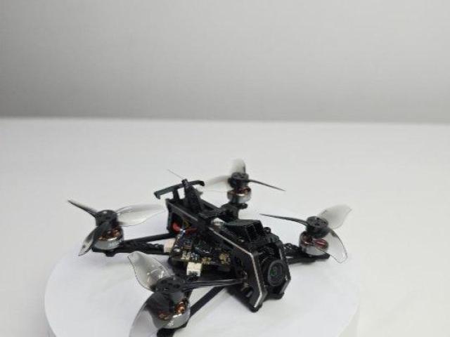 HGLRC Draknight ERLS 2.4. Новий потужний 2inch