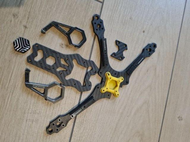 Speedybee Master 5 V2 fpv рама запчастини