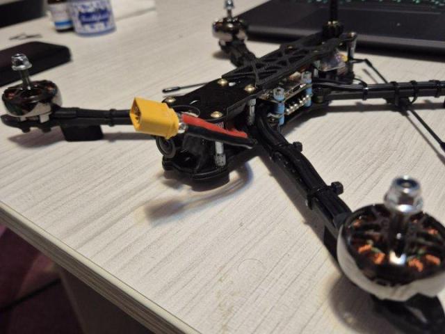 Дрон fpv семірка