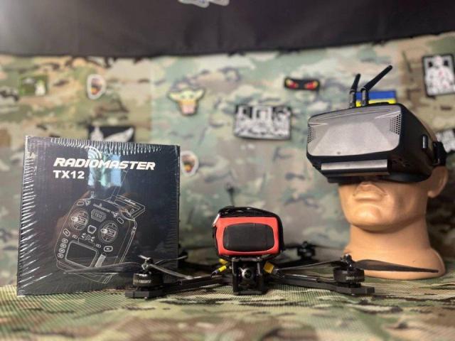 Повний комплект FPV( пульт, окуляри, fpv7, акб )