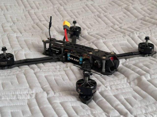 Продаю FPV дрон 7